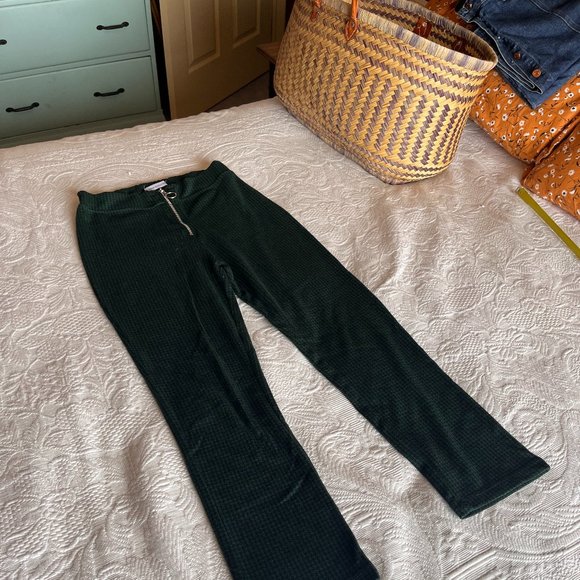 Urban Outfitters Green Cropped Pants - Picture 3 of 10